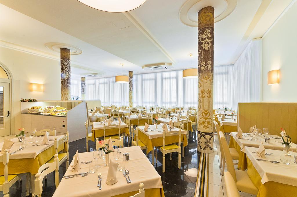 Hotel Montecarlo Bibione Eksteriør billede