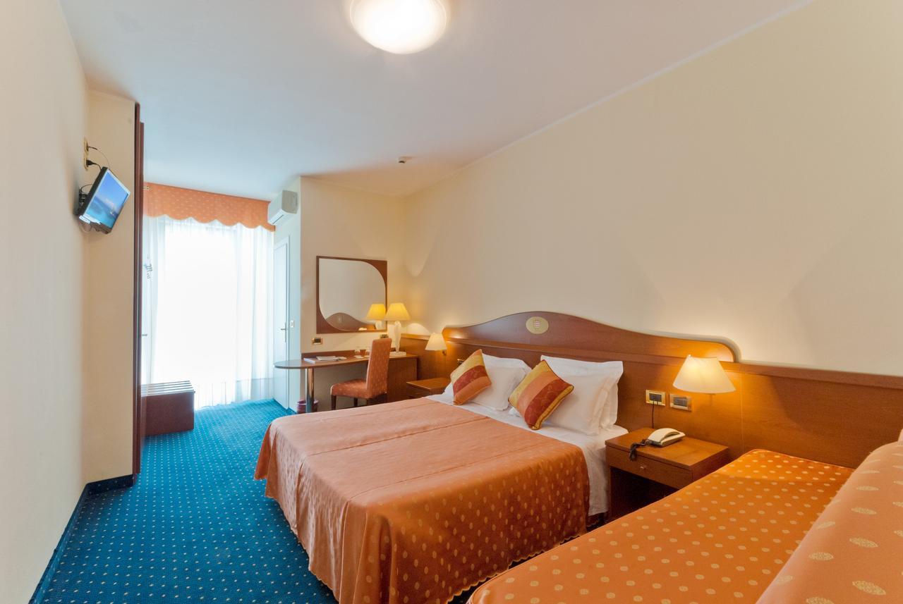 Hotel Montecarlo Bibione Eksteriør billede