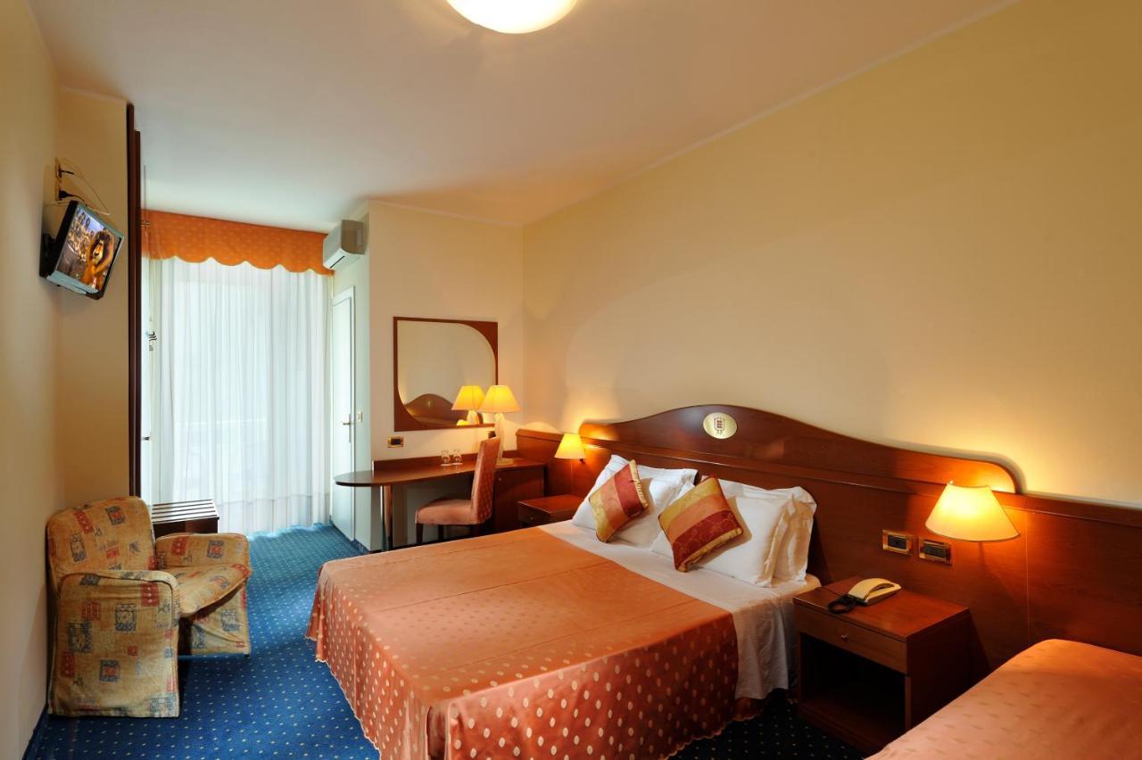 Hotel Montecarlo Bibione Eksteriør billede